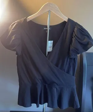 Women’s black short sleeve shirt thumbnail 1