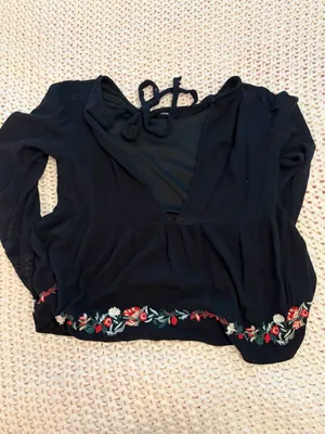 American Eagle Black Floral Embroidered Peasant Blouse Size XS thumbnail 2
