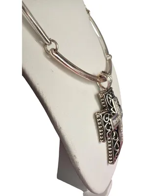Silver Tone Cross Pendant Necklace Clear Rhinestone Articulated Chain Adj 19" thumbnail 4