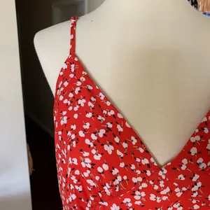Blues & Greys Mini Floral Print Slip‎ Dress Size Medium Red White thumbnail 4