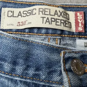 Vintage Levis 550 Womens Size 18 M Jeans Relaxed Tapered Classic Blue Denim thumbnail 5