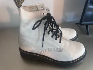 Dr. Martens Women's 1460 Smooth, White Smooth lace up thumbnail 2