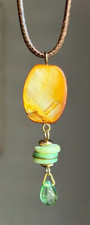 Handmade beautiful natural shell beads chic retro fairy whimsy necklace🌳🧡 thumbnail 2