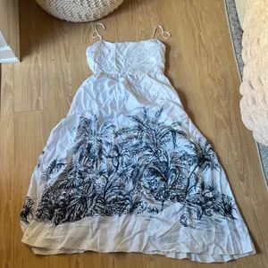 Christian Dior White and Black Tropical Print Dress thumbnail 3
