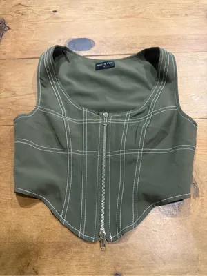 White Fox Olive Green Contrast Stitch Zip Front Corset Crop Top Size Small thumbnail 2