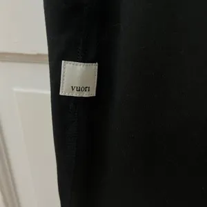 Vuori Lux Performance Jumpsuit Women XXL Black Sleeveless Jogger Activewear thumbnail 6
