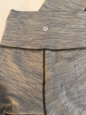 Lululemon Leggings size 4 thumbnail 4