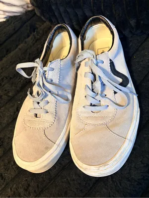 Vans Suede Low-Top Sneakers in Light Beige with Black Accent thumbnail 3