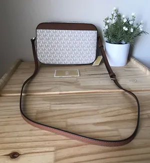 Michael Kors Purse thumbnail 3