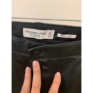 Abercrombie & Fitch‎ Women's Black High Rise Leather Straight Pants Size 14 thumbnail 3