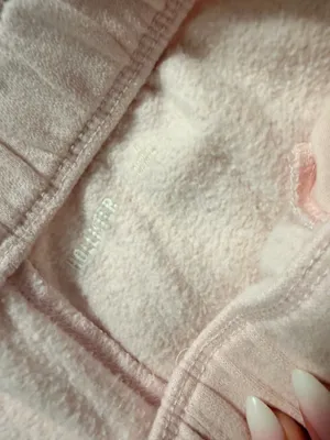 Light pink hollister xl sweatpants thumbnail 3