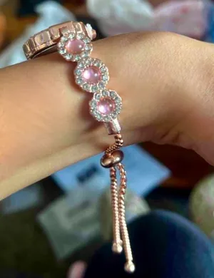 Brand New Pink and gold flower Crystal watch with rhinestones thumbnail 6