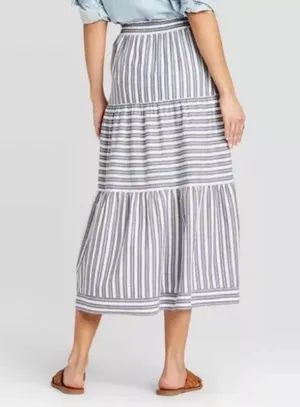 Universal Threads Skirt with pockets thumbnail 2