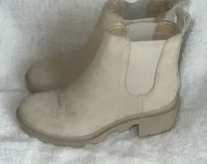 Steve Madden‎ Cream Ankle Booties with Suede Texture thumbnail 1