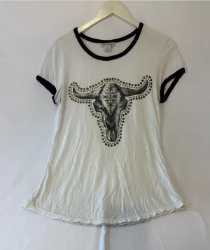 Ariat White Short-Sleeve Ringer Tee with Bull Skull Graphic thumbnail 1