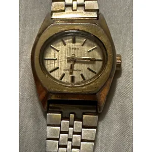 Vintage Timex Women's Watch Gold Tone Water Resistant Analog‎ Wristwatch thumbnail 5