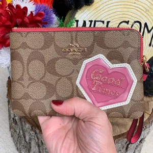 Authentic COACH Signature coated canvas/leather heart( good times) zip wristlet thumbnail 5