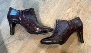 Antonio Melani‎ Priceless Burgundy Croc Embossed Leather Booties Heels 6M thumbnail 1