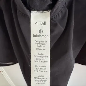 Lululemon On‎ The Fly black shorts size 4 Tall thumbnail 4