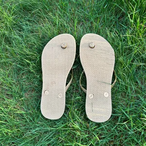 NWOT Brown Havaianas Flip Flops thumbnail 2