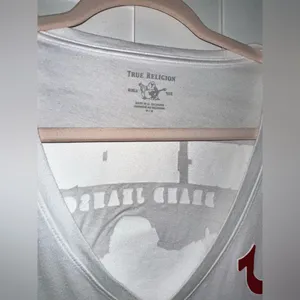 NWOT True Religion V-Neck Tee thumbnail 4