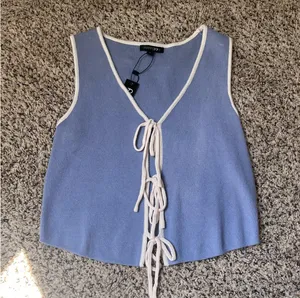 Boutique Top thumbnail 1