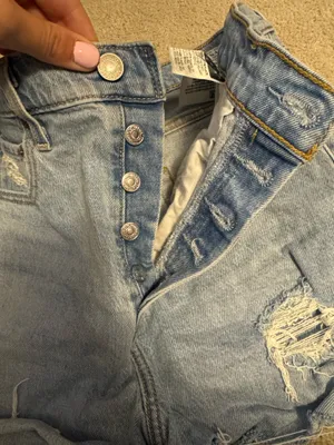 Levi’s Ribcage Jean Shorts thumbnail 3