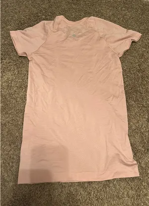 Lululemon Swiftly Tech Short Sleeve 2.0 thumbnail 3
