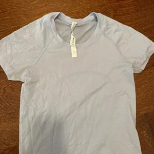 Lululemon shirt  thumbnail 1
