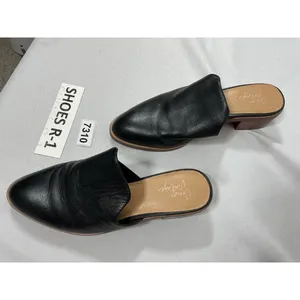 Womans Excellent Condition Crown Vintage Rydel Slip On Mules 7.5 M Black thumbnail 3