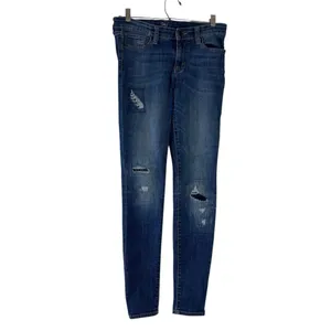 Gap True Skinny Distressed Jeans Size 0 / 25R Medium Wash EUC thumbnail 2