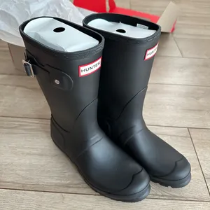 Hunter Original Black Short Rain Boots thumbnail 1