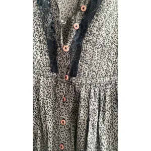 Free People Leopard Lace Babydoll Blouse Womens Size 6 Grey Animal Boho Top thumbnail 2
