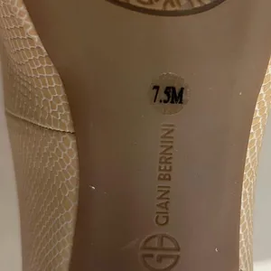 Heels Giani Bernini Beige Slingback Heels 7 1/2 M like new! Nice/Clean thumbnail 8