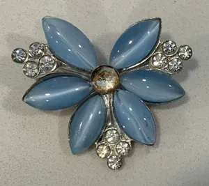 Vintage Brooch thumbnail 1