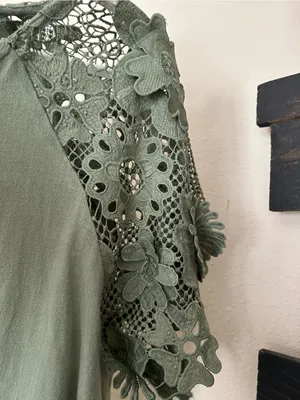 Umgee 3D Floral Lace Sleeve Olive Green Linen Cotton Short Sleeve Top thumbnail 5