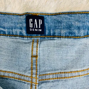 NWT Gap Stretch Light Wash Jean Shorts 3" Short Sz 34 thumbnail 6