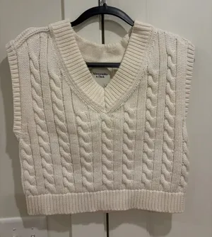 Abercrombie Sweater Vest V-Neck thumbnail 1