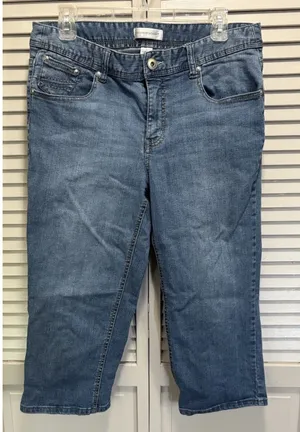 Christopher & Banks Med Denim Capri Size‎ 10 Mid Rise Pockets Zip thumbnail 1
