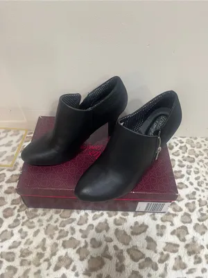 Black Slip-On Pointed Ankle Booties - Women's Fashion thumbnail 2