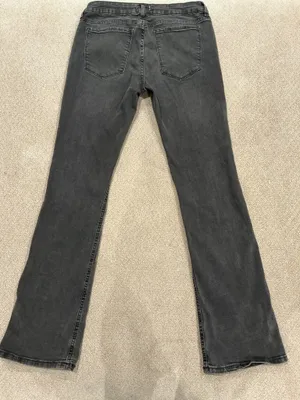 Forever 21 Low-Rise Bootcut Jeans thumbnail 5
