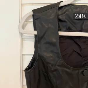 Zara Biker Faux Leather Vest Top Sz S Black Goth Edgy Shirt thumbnail 3