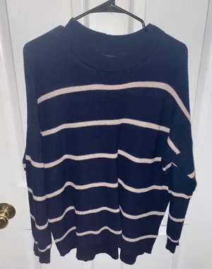 American Eagle Outfitters Sweater thumbnail 1