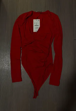 Red Top Long Sleeve ZARA thumbnail 1