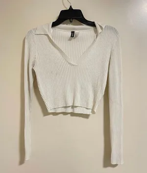 Divided by H&M Women’s White Knit Collared Long Sleeve Crop Top Size S (Used) thumbnail 1