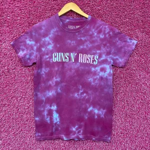 Guns N’ Roses Logo Rock Tie Dye Tshirt size Small thumbnail 1