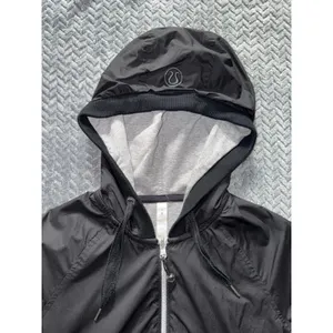 Lululemon Womens Swell Reversible Hooded Jacket Gray Black Full‎ Zip Hoodie Sz 4 thumbnail 3