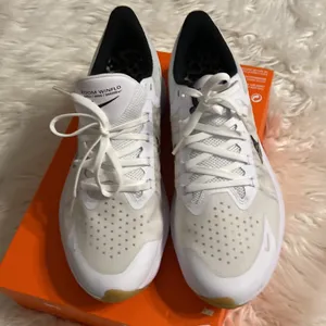 Nike Women’s Zoom Zwingli 8 PRM size 11 brand new with box thumbnail 3