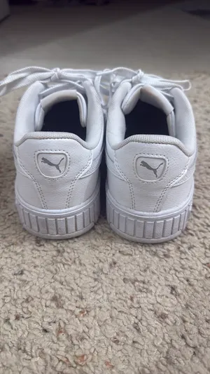 Puma Sneakers Women’s 8.5 thumbnail 2