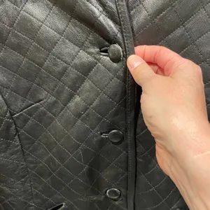 Cute vintage 90s black quilted leather broken in bomber jacket pockets festival thumbnail 7